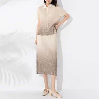 Модерен темпераментна костюм голям размер с принтом, женски летен костюм 2023, нова плиссированная риза, отгоре с къс ръкав, пола с цепка